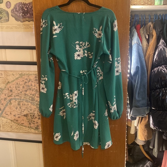 Size Large Reverse Green Floral Wrap Dress - Picture 2 of 7